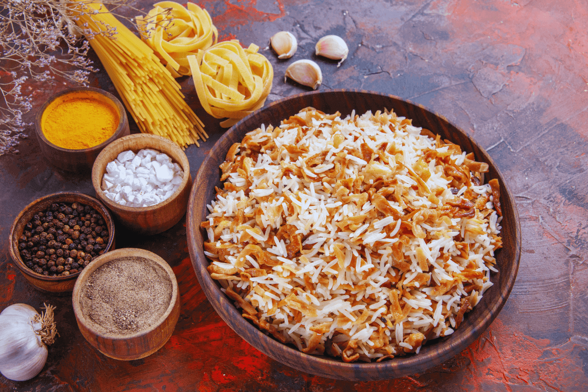 como-fazer-arroz-de-alho-uma-receita-simples-e-saborosa-para-acompanhar-suas-refeicoes