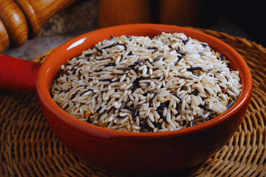 como-fazer-arroz-de-ervas-uma-explosao-de-sabores-frescos-e-aromaticos-na-sua-mesa