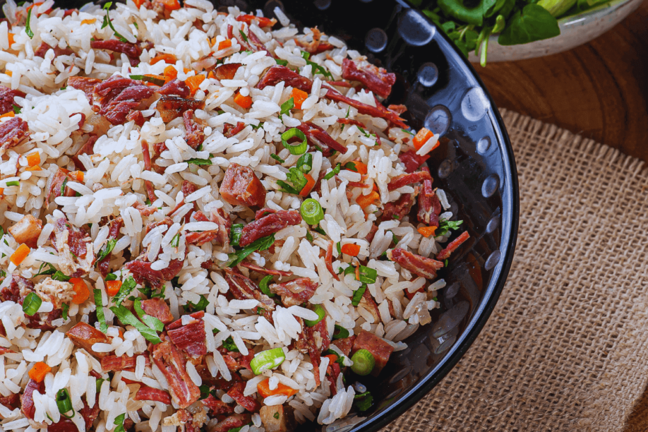 como-fazer-arroz-de-forno-com-linguica