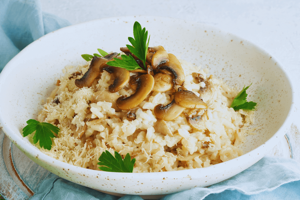 passo-a-passo-de-como-fazer-arroz-de-cogumelos