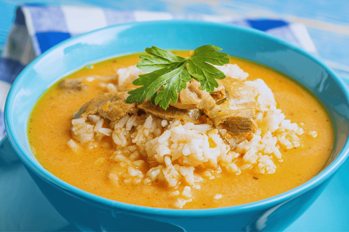 receita-de-canja-de-galinha-com-arroz-pronto-deliciosa-e-reconfortante